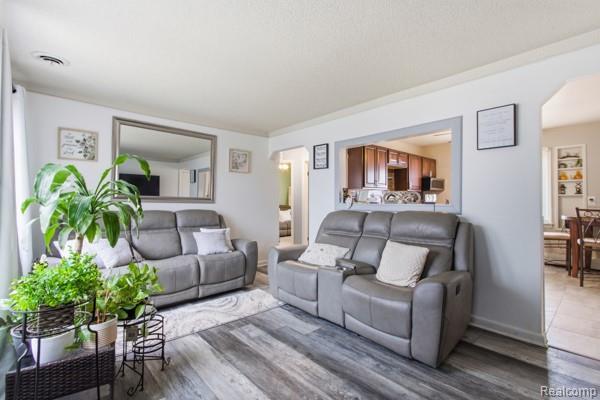 27320 Grandmont Street