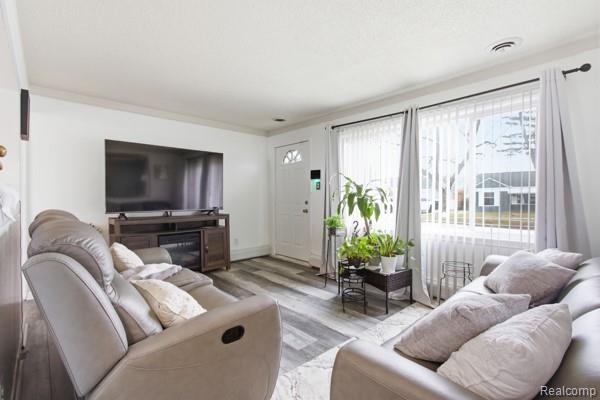 27320 Grandmont Street