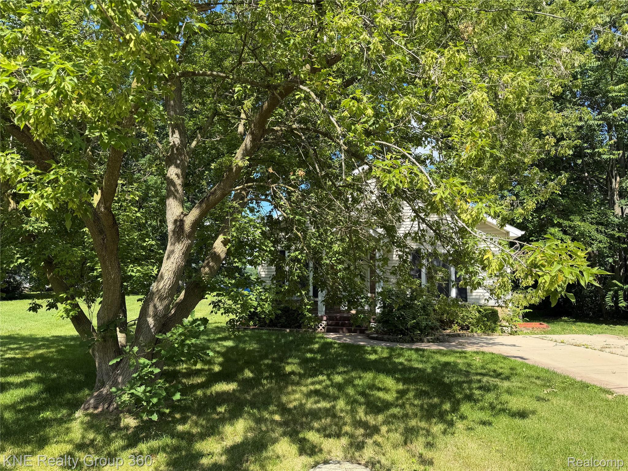 1525 Shoreline Drive