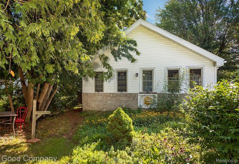 404 Laprairie Street Ferndale City MI 48220