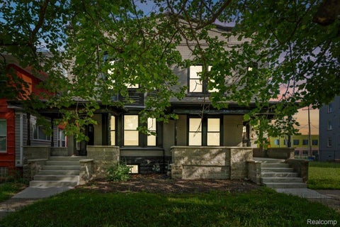 Photo of 58 E Philadelphia Street, Detroit City, MI 48202 (MLS # 20261083038)