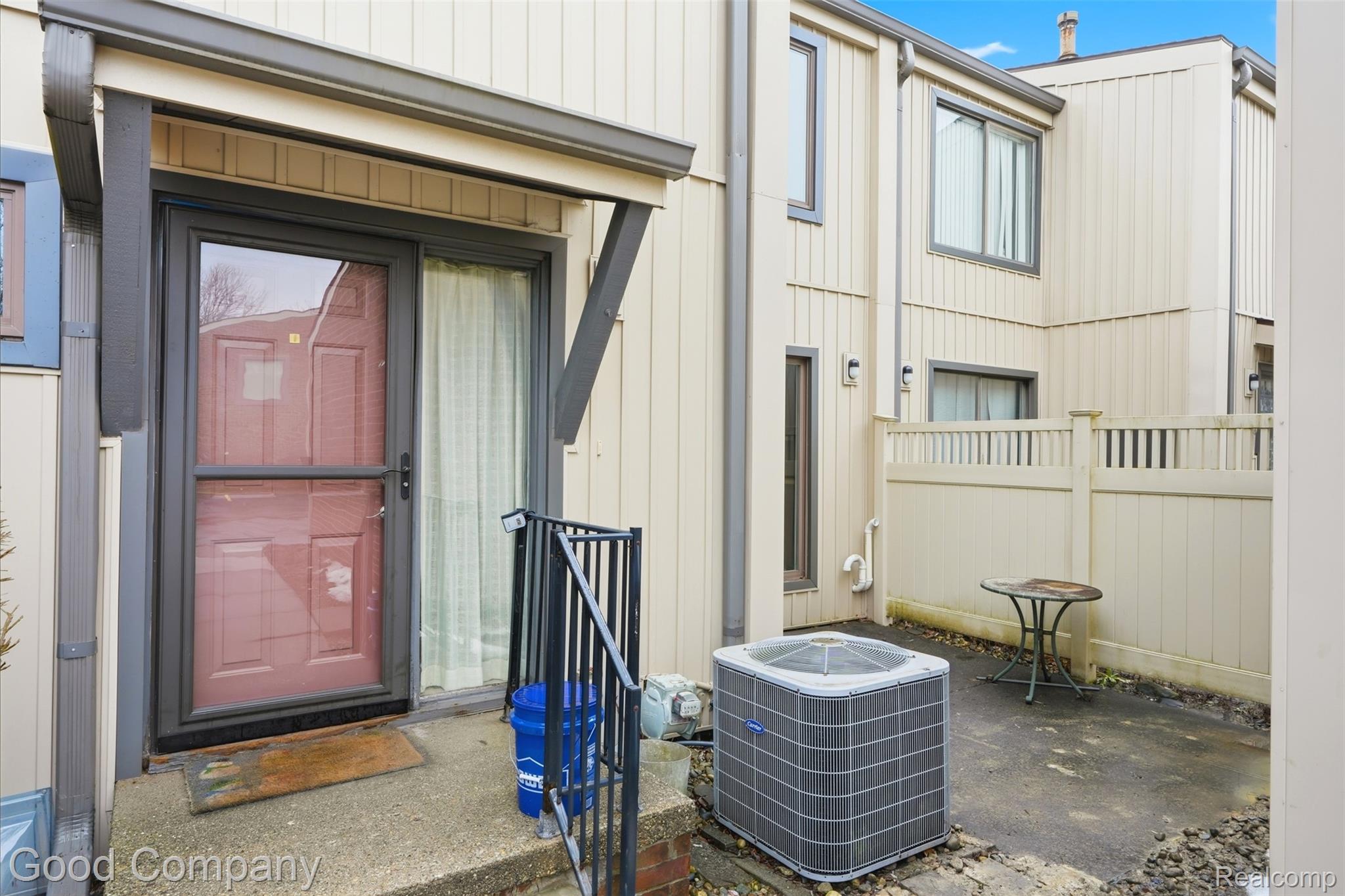 25035 Woodvale Drive S