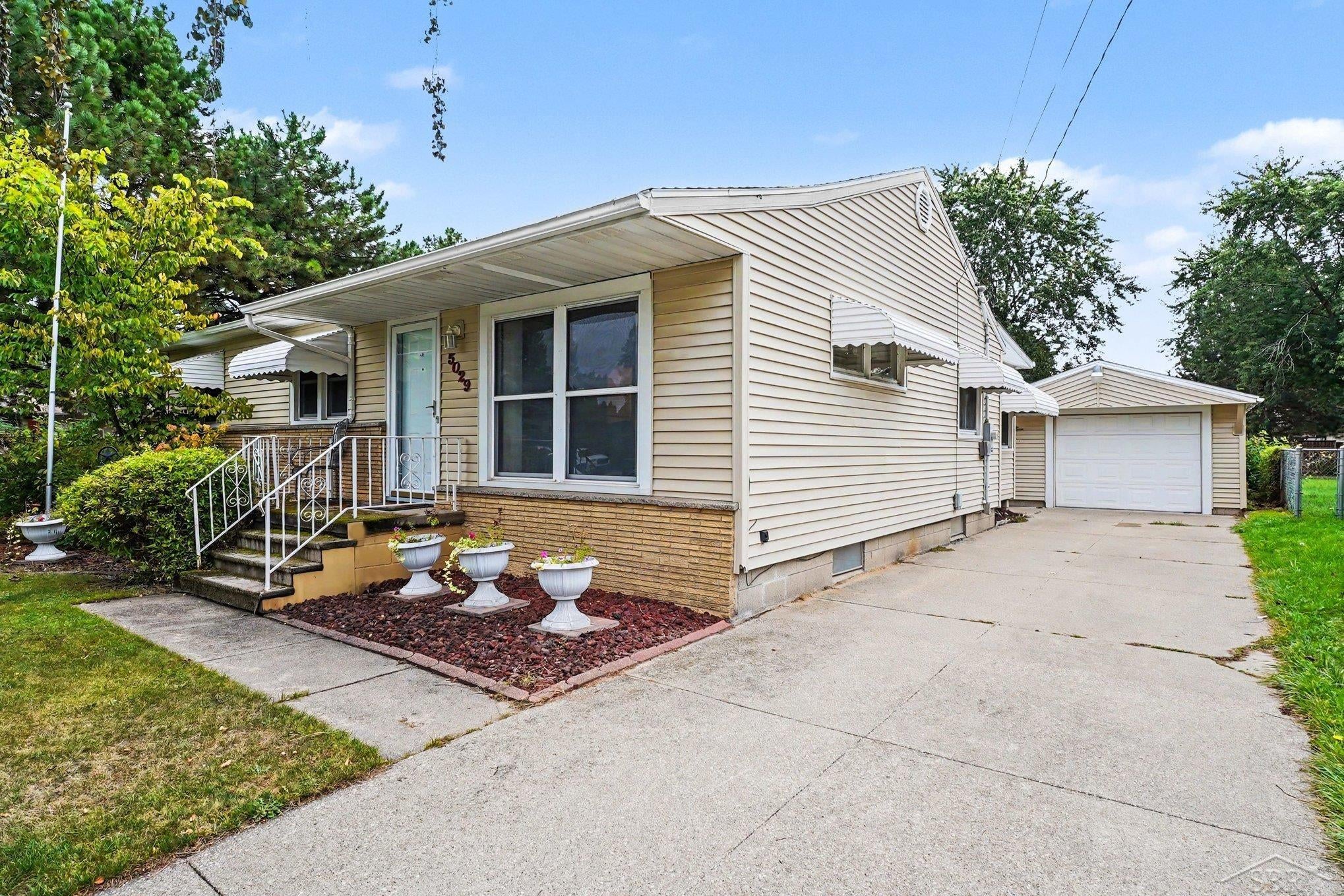 5029 Reinhardt Lane