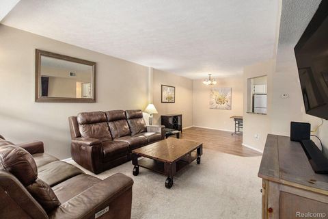 61216 GREENWOOD Drive South Lyon City MI 48178