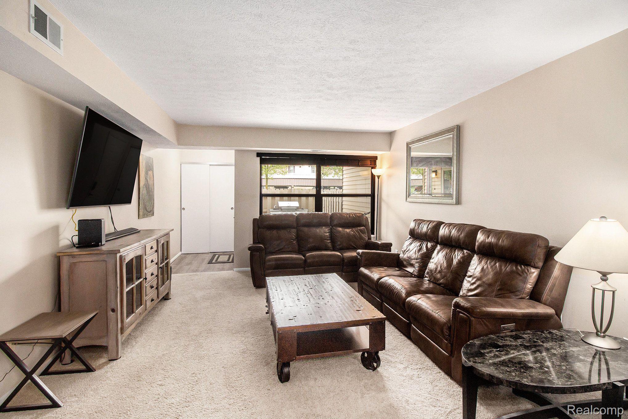 61216 GREENWOOD Drive