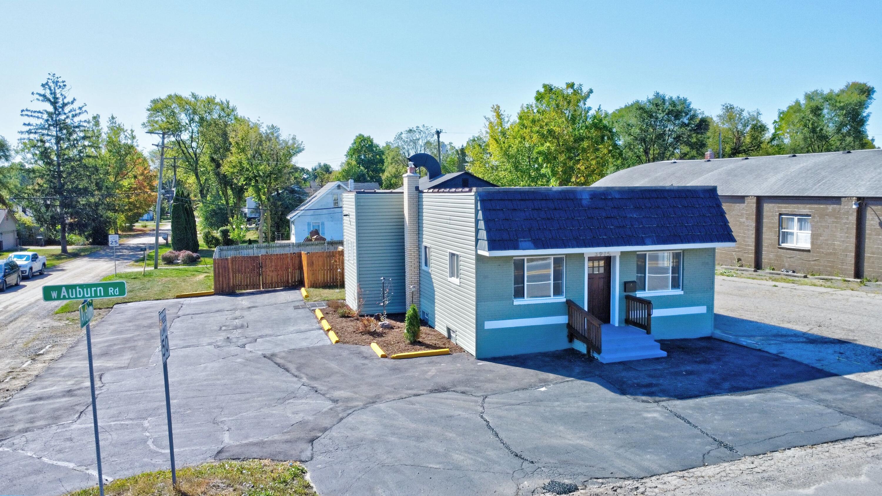3915 W Auburn Road