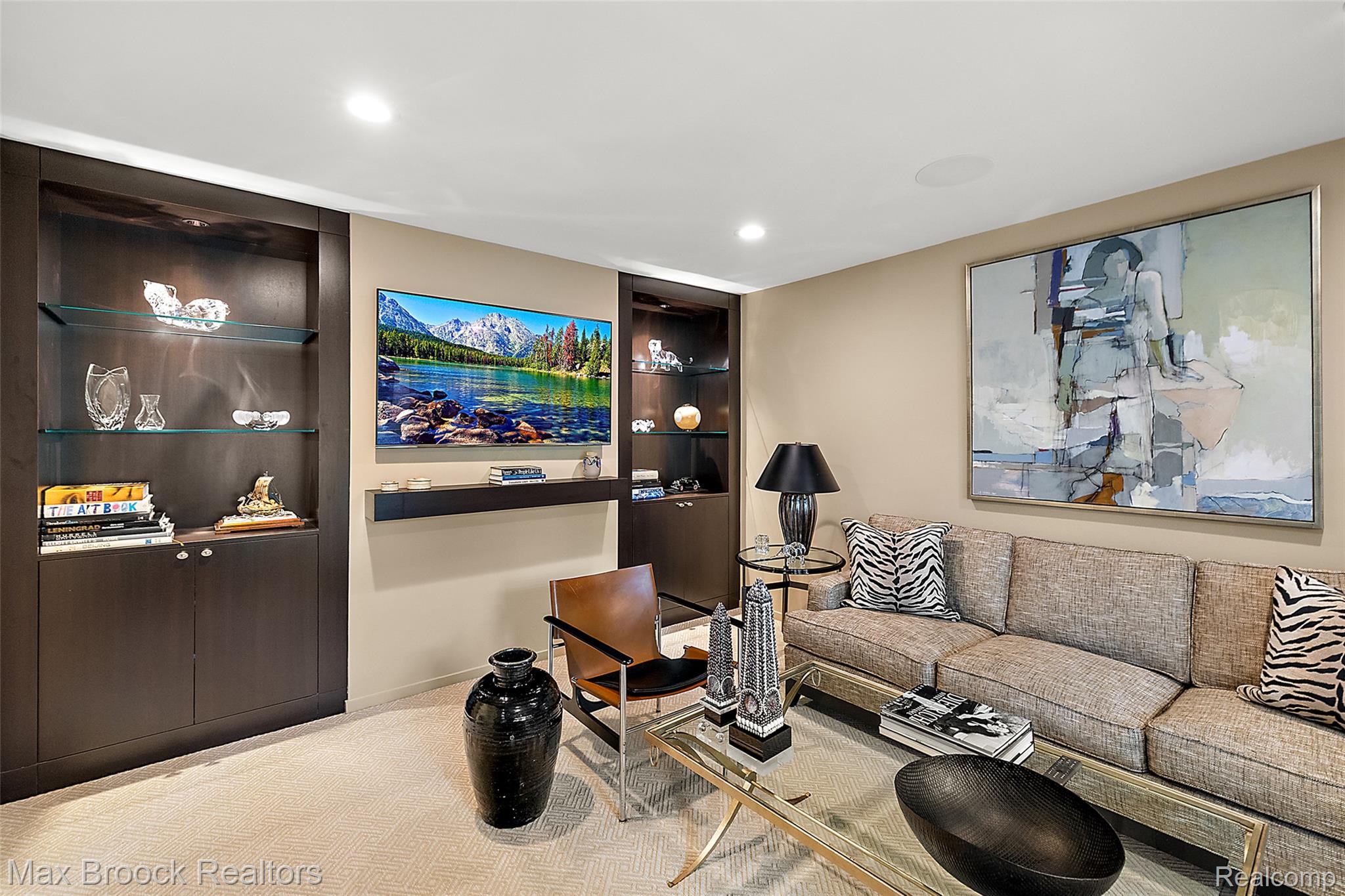 233 Norcliff Drive
