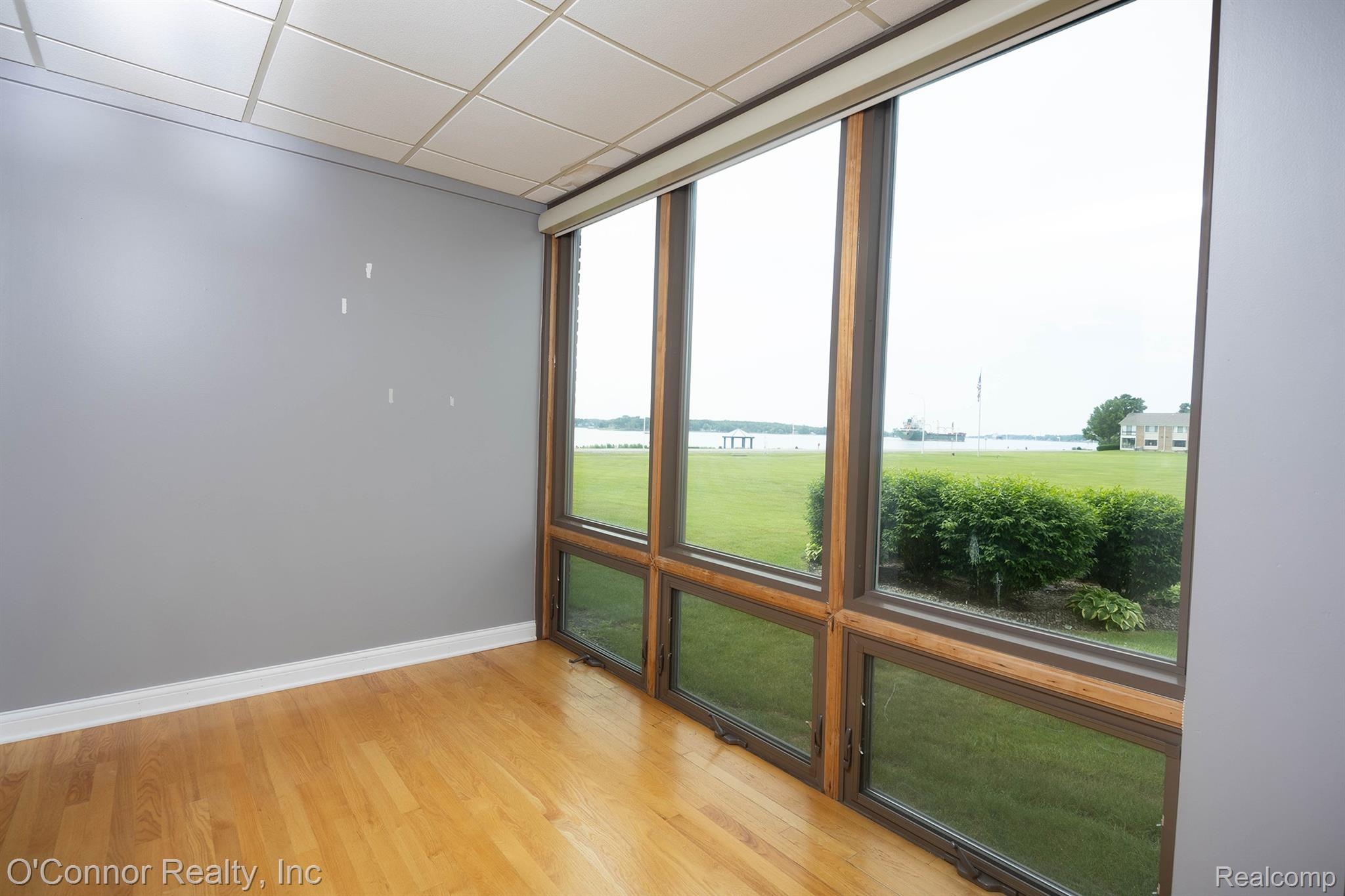 1660 River Road 7