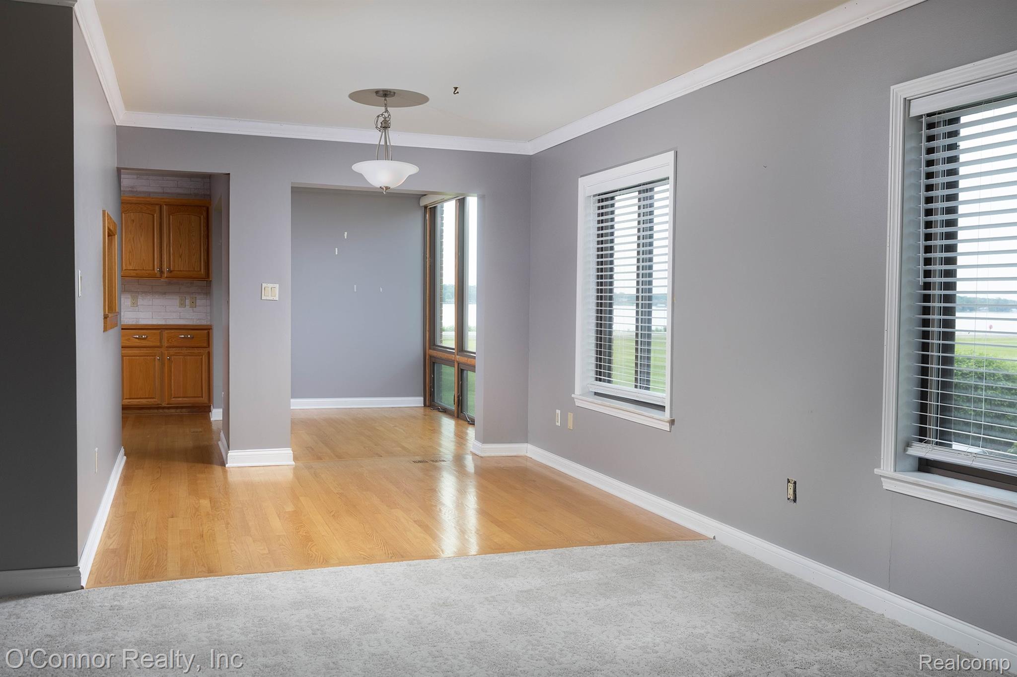 1660 River Road 7