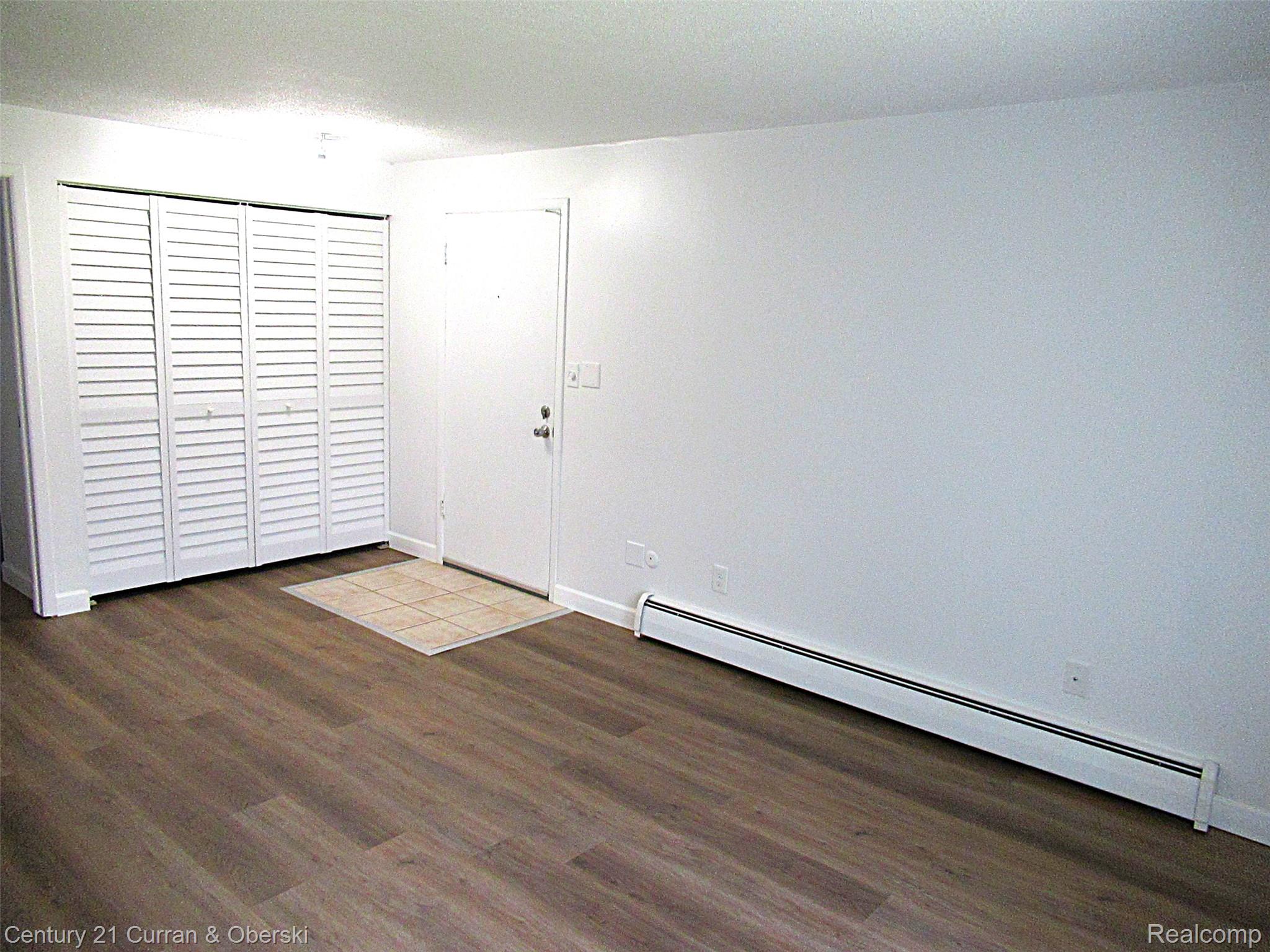 31831 Grand River Avenue 22