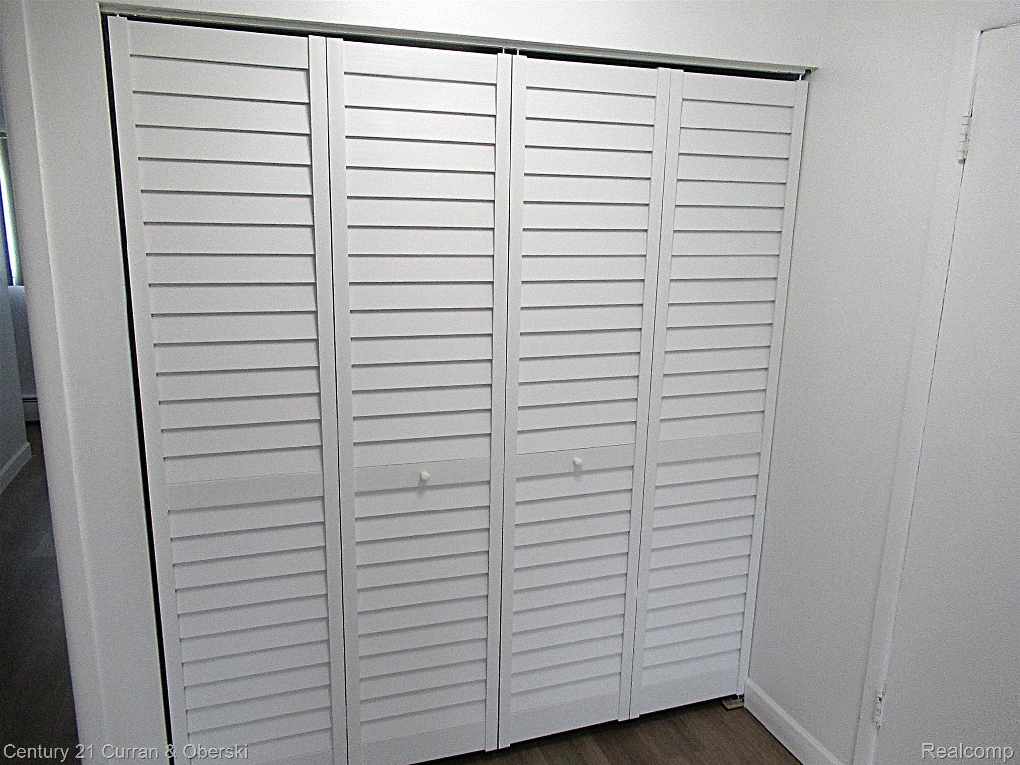 31831 Grand River Avenue 22