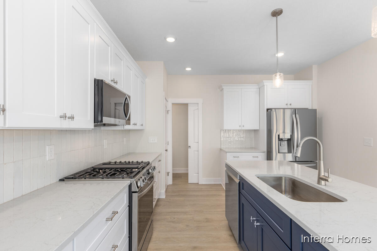 2833 W Highgate Street SE 31