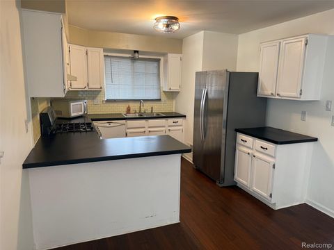 Tiny photo for 19335 Mandarin Drive, Roseville City, MI 48066 (MLS # 20261016986)