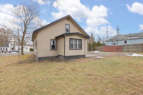 Tiny photo for 734 S Winter Street, Adrian City, MI 49221 (MLS # 81025062424)