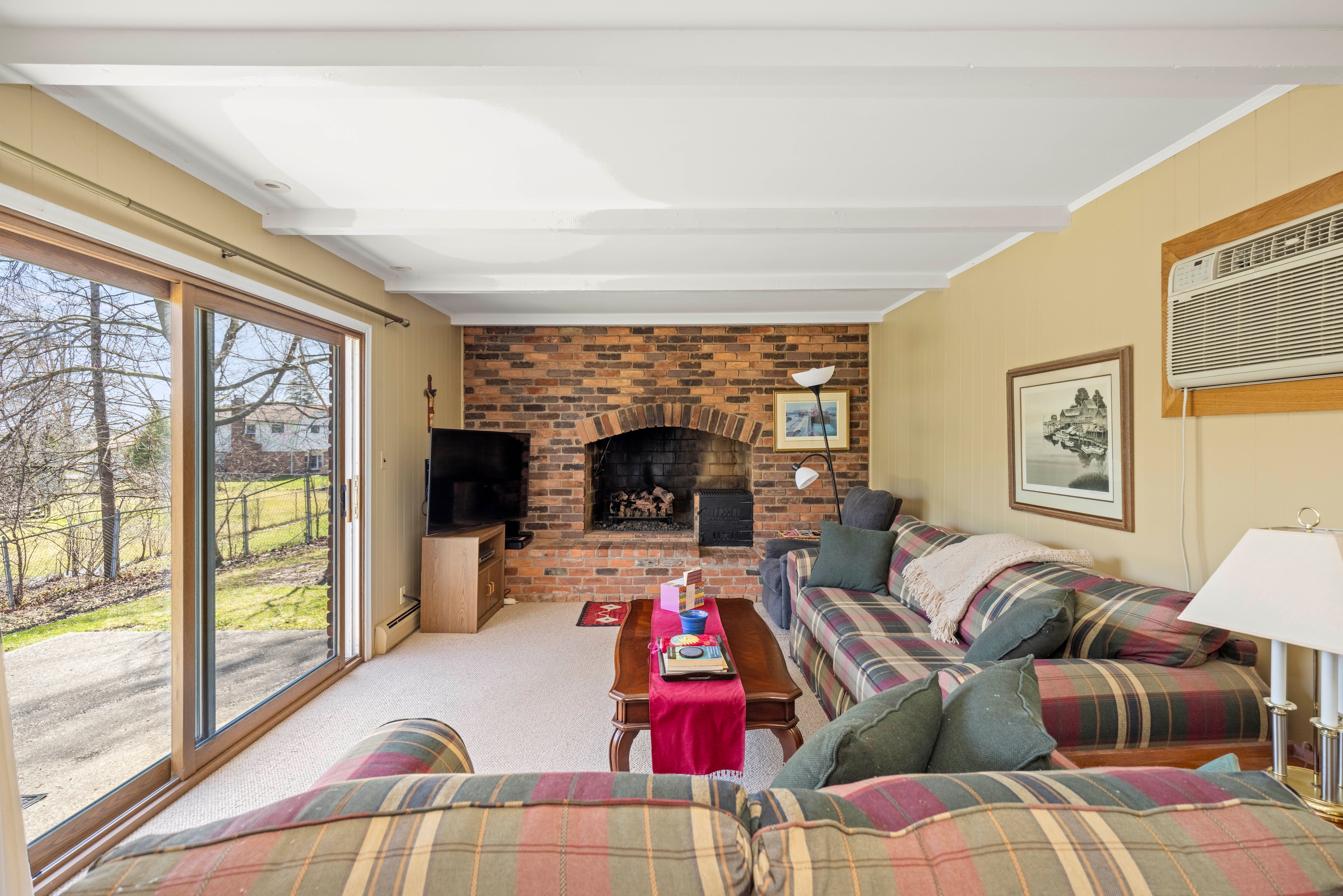 26254 KILTARTAN Street
