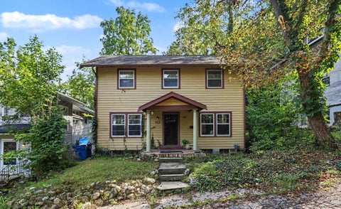 Photo of 915 Walwood Place, Kalamazoo City, MI 49007 (MLS # 66026047300)