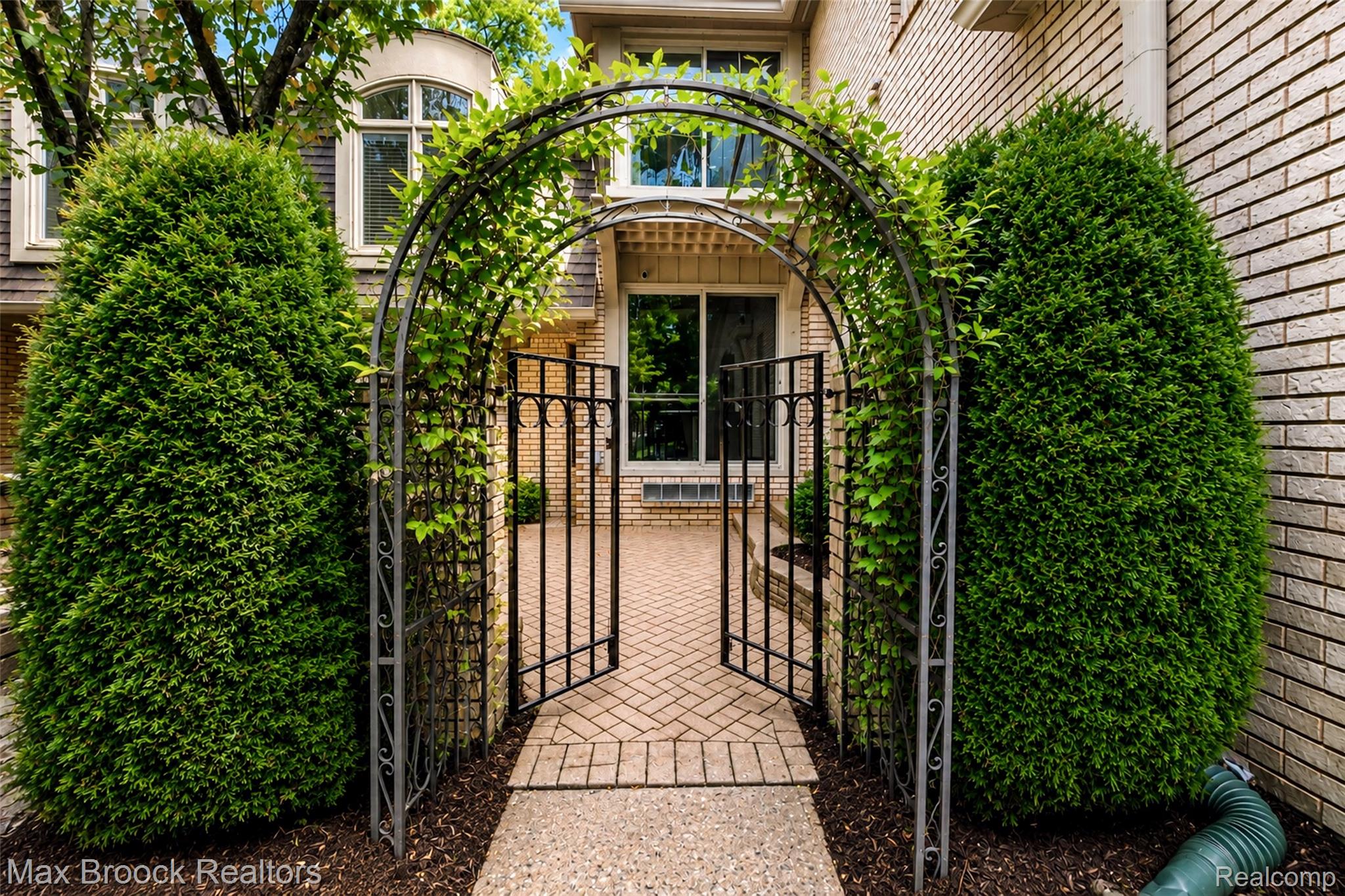 1131 Hillpointe Circle