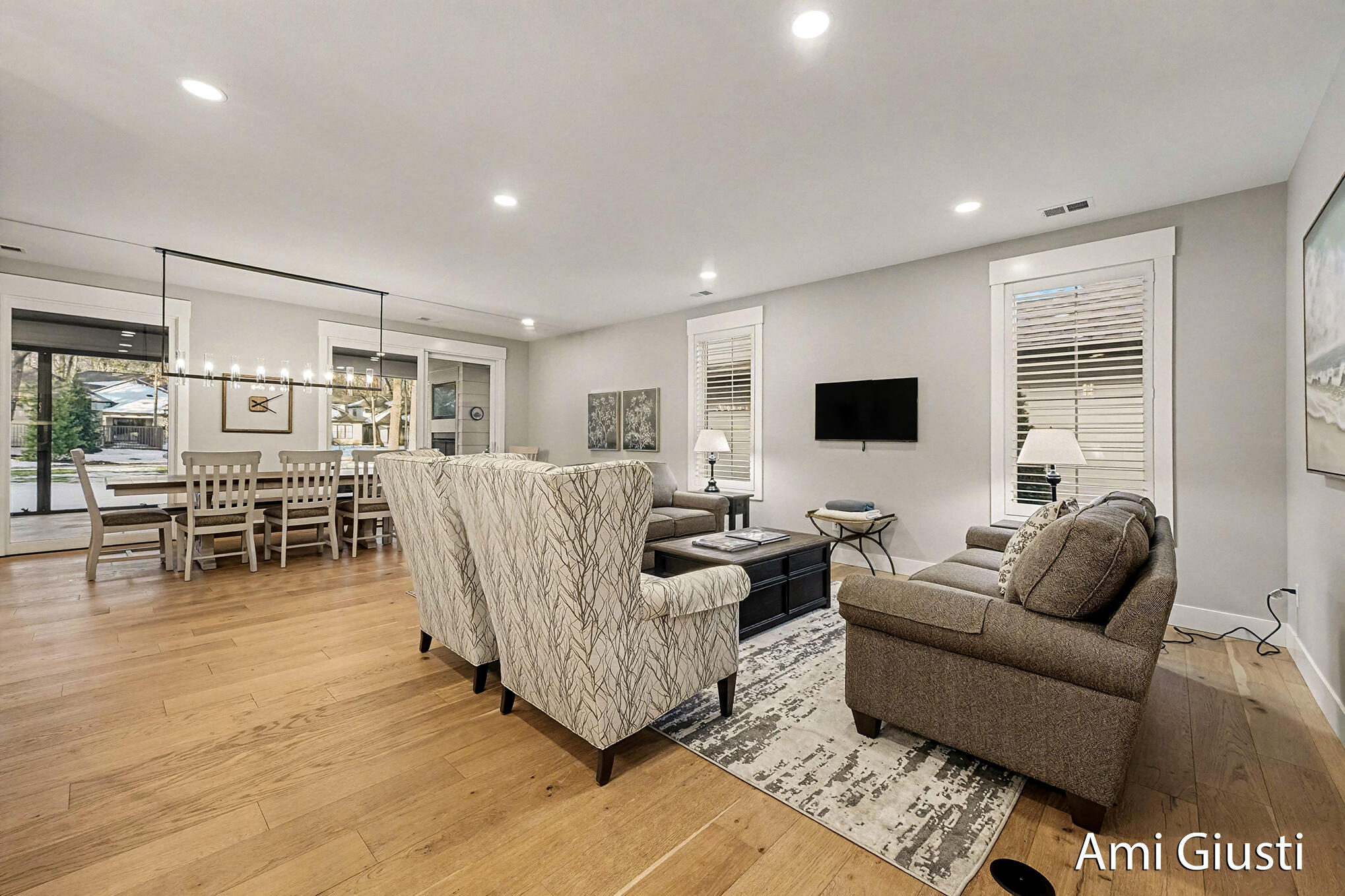 Holland, Michigan 49424, United States, 4 Bedrooms Bedrooms, ,3 BathroomsBathrooms,Residential,Active,257507