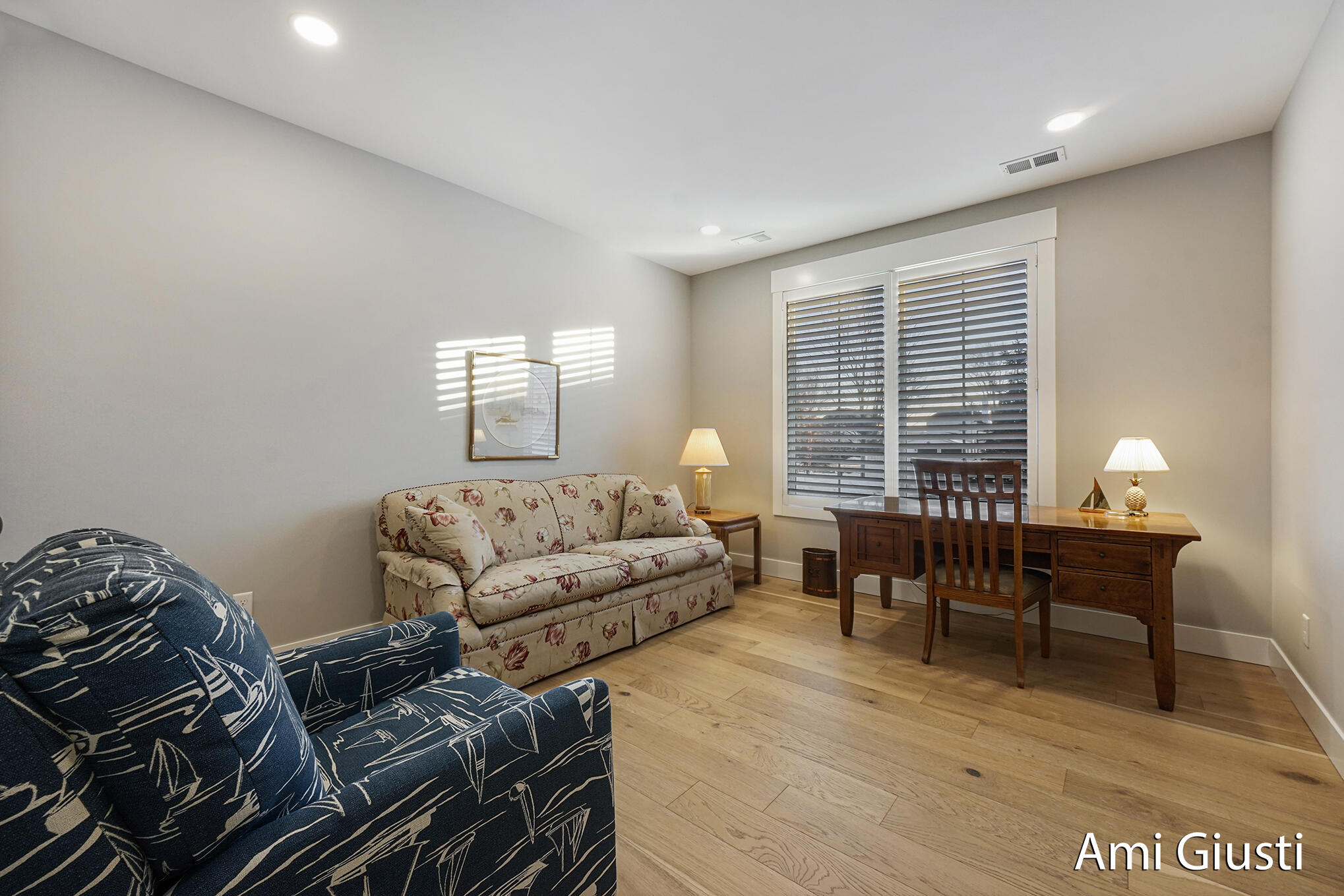 Holland, Michigan 49424, United States, 4 Bedrooms Bedrooms, ,3 BathroomsBathrooms,Residential,Active,257507