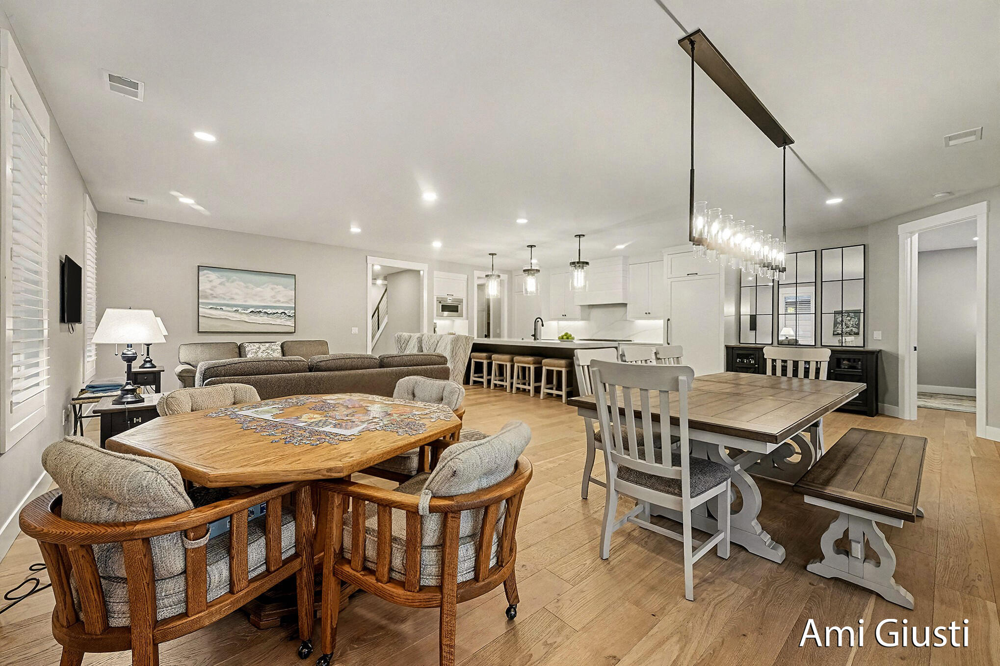 Holland, Michigan 49424, United States, 4 Bedrooms Bedrooms, ,3 BathroomsBathrooms,Residential,Active,257507