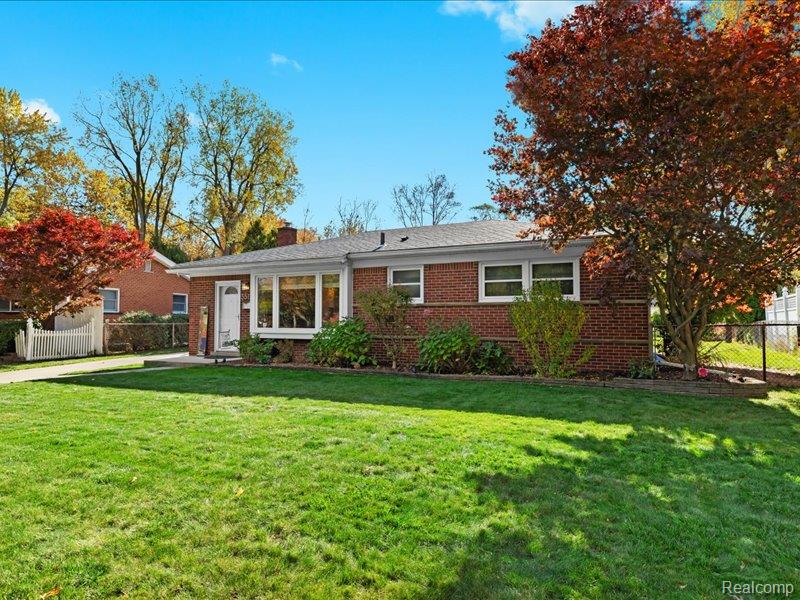 35129 W Chicago Street