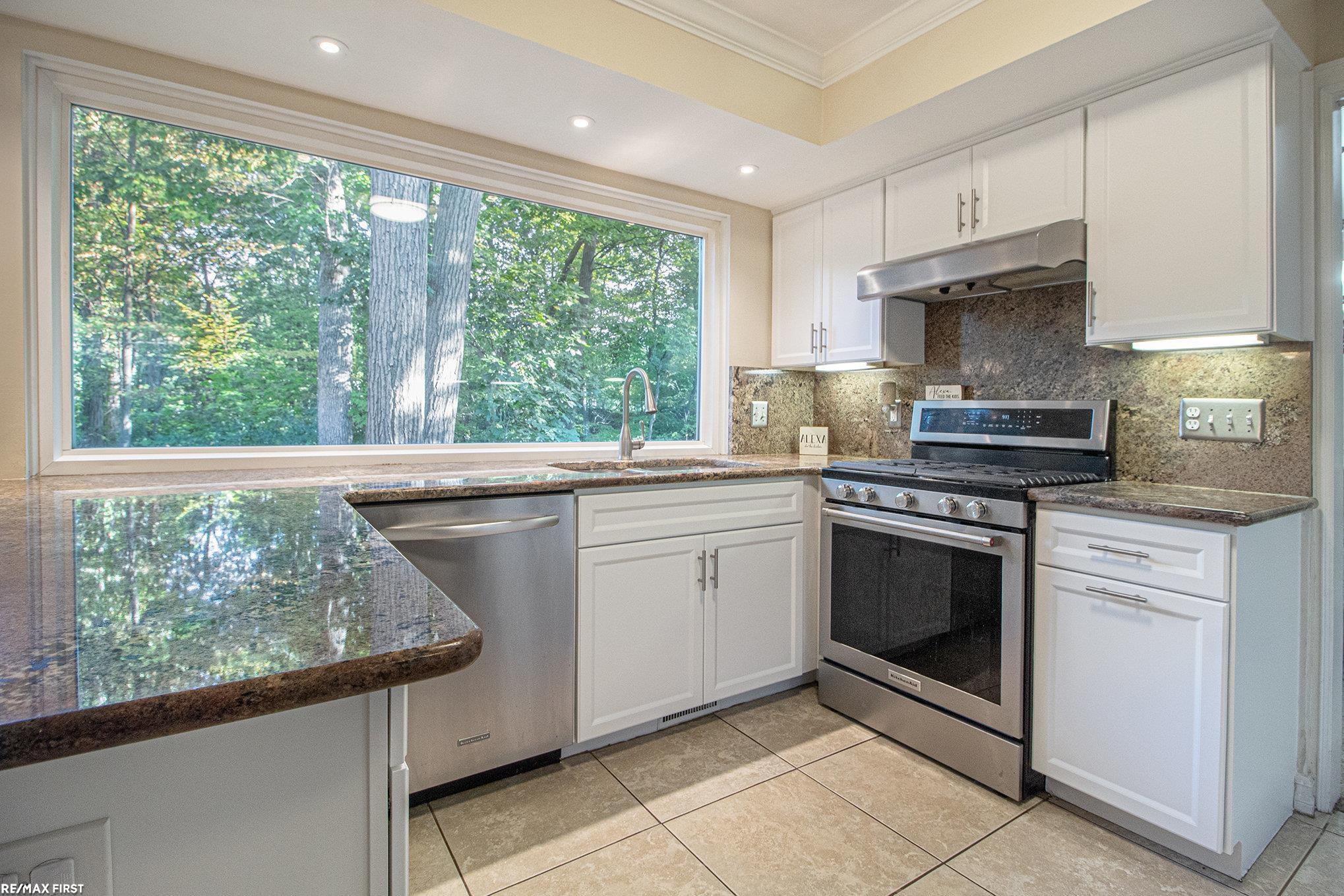 4827 Leesburg Drive