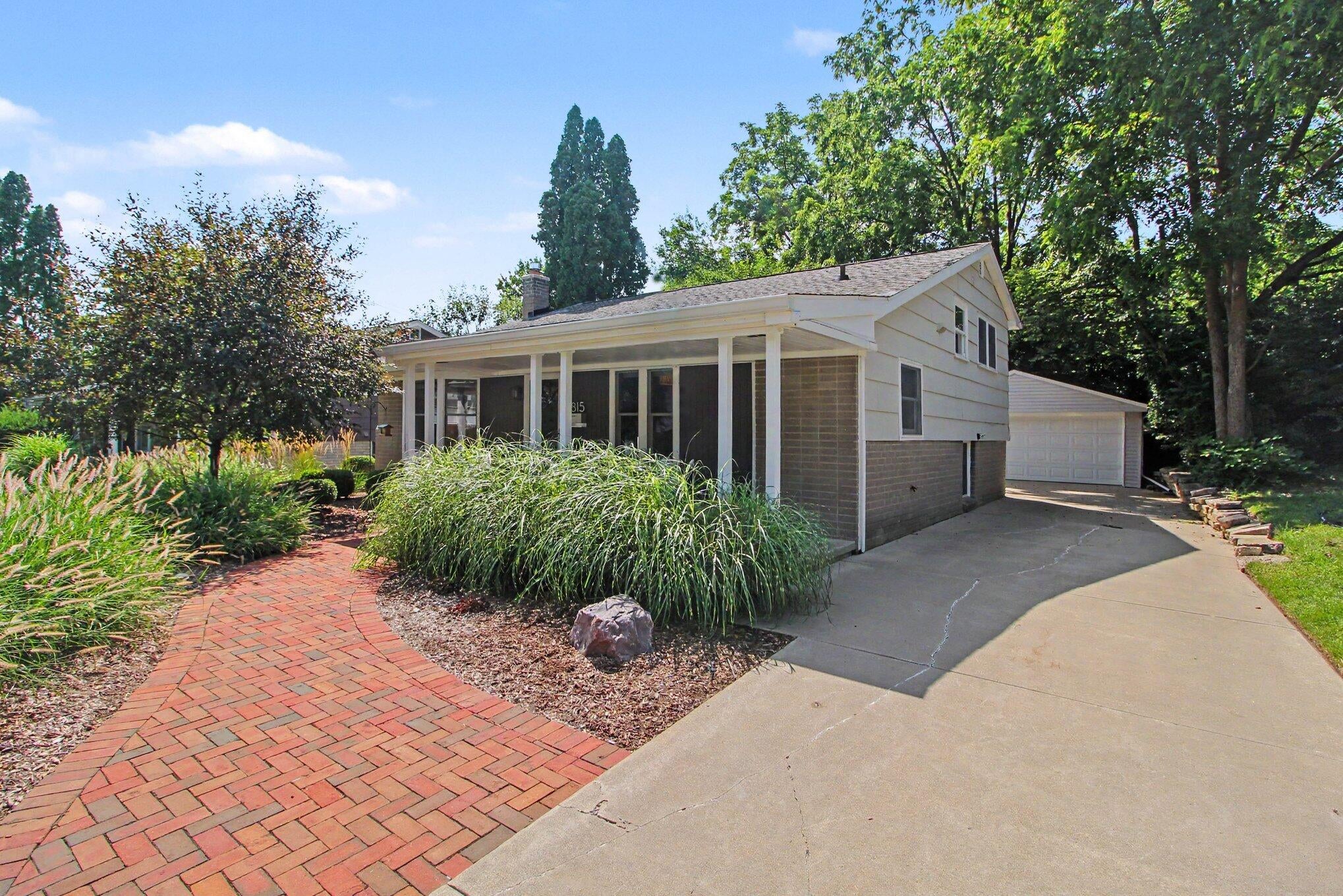 815 Sunrise Court