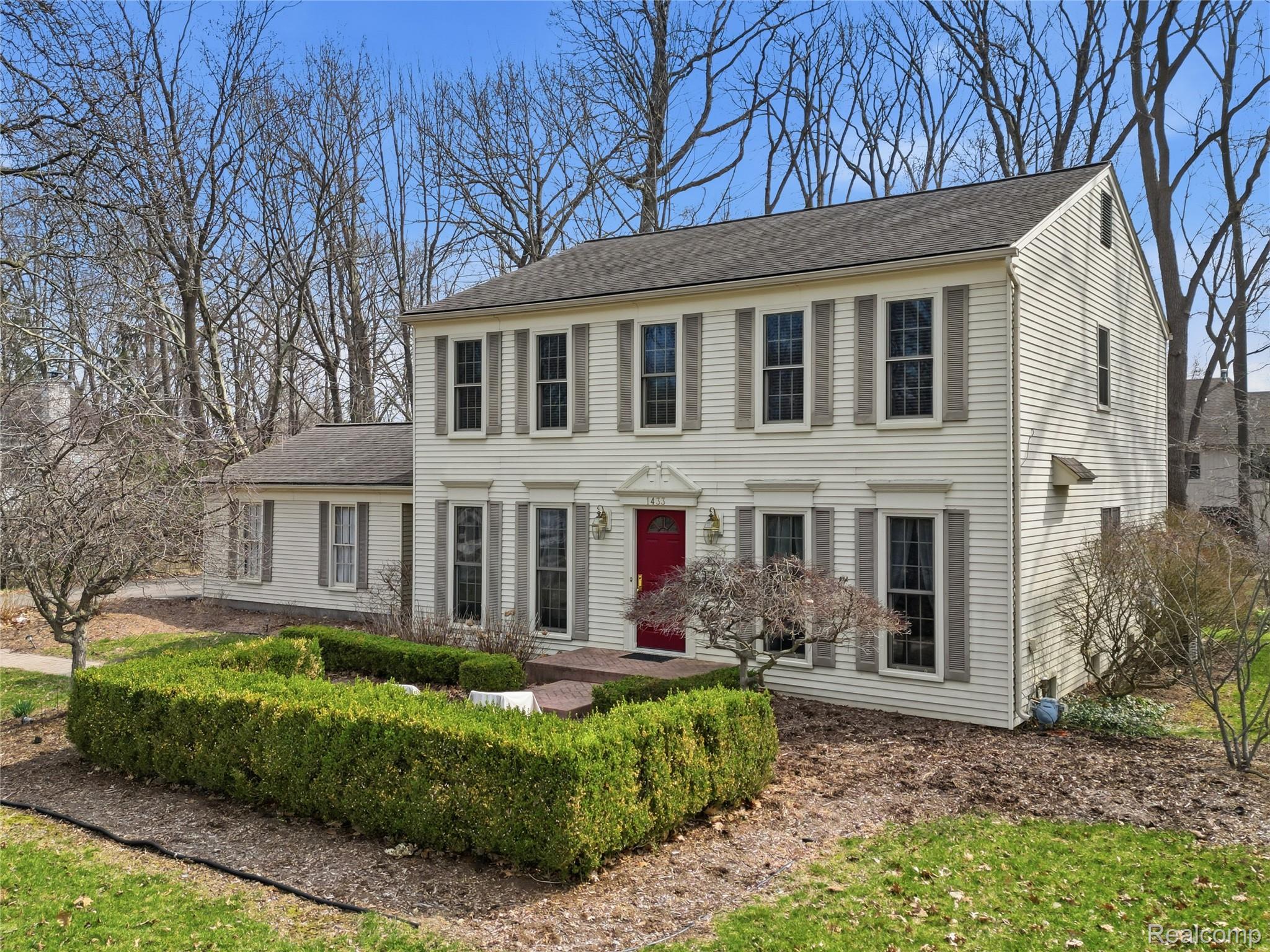 1433 Chestnut Lane
