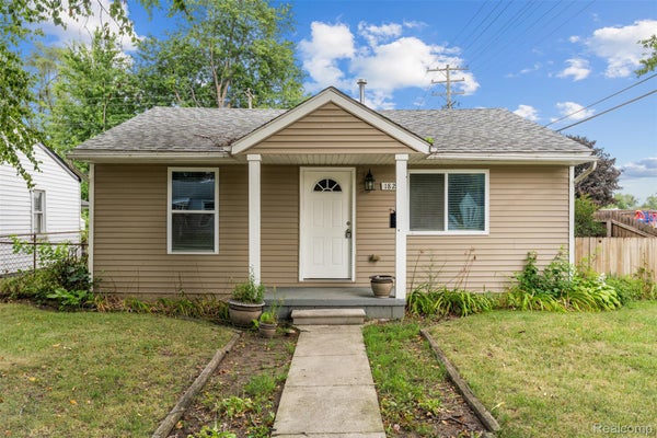 1821 E HAZELHURST ST, FERNDALE, MI 48220 - Image c5b7e10b81c4fefd96daaf9c2203b84e/3033652855