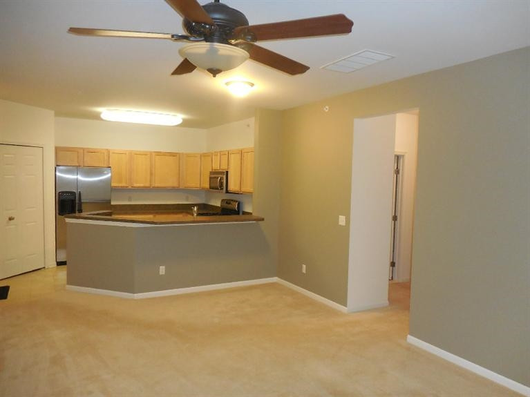 824 W Summerfield Gln Circle