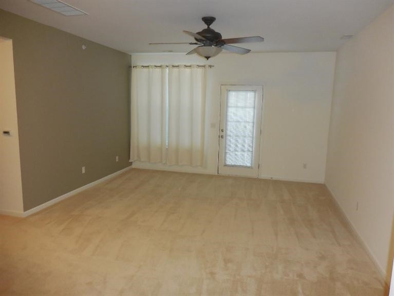 824 W Summerfield Gln Circle