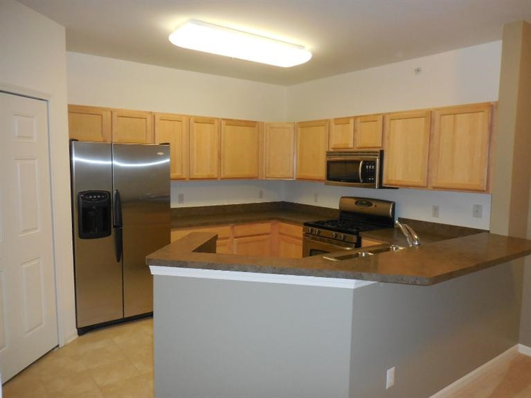 824 W Summerfield Gln Circle