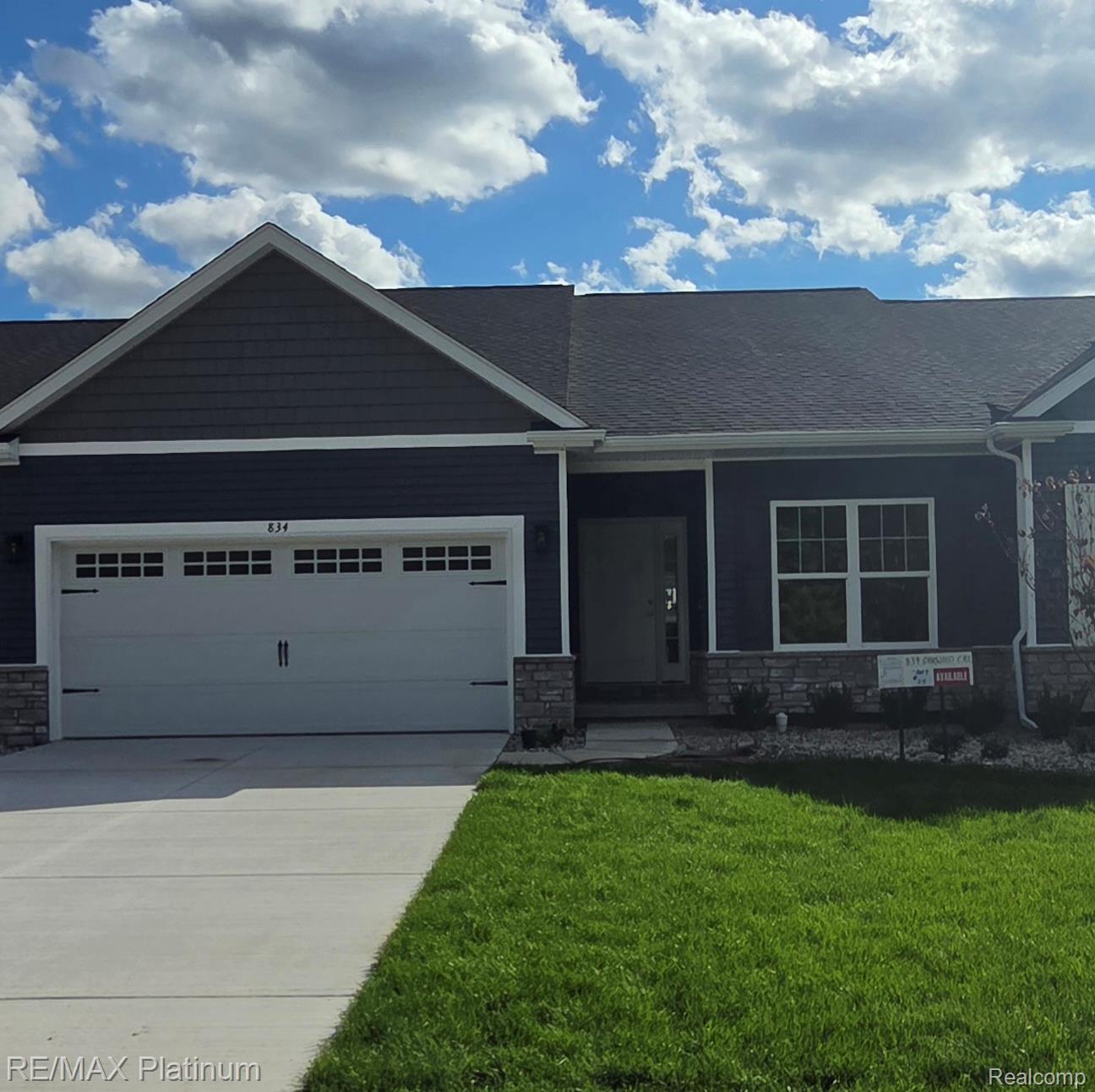 834 Oakwood Circle 35