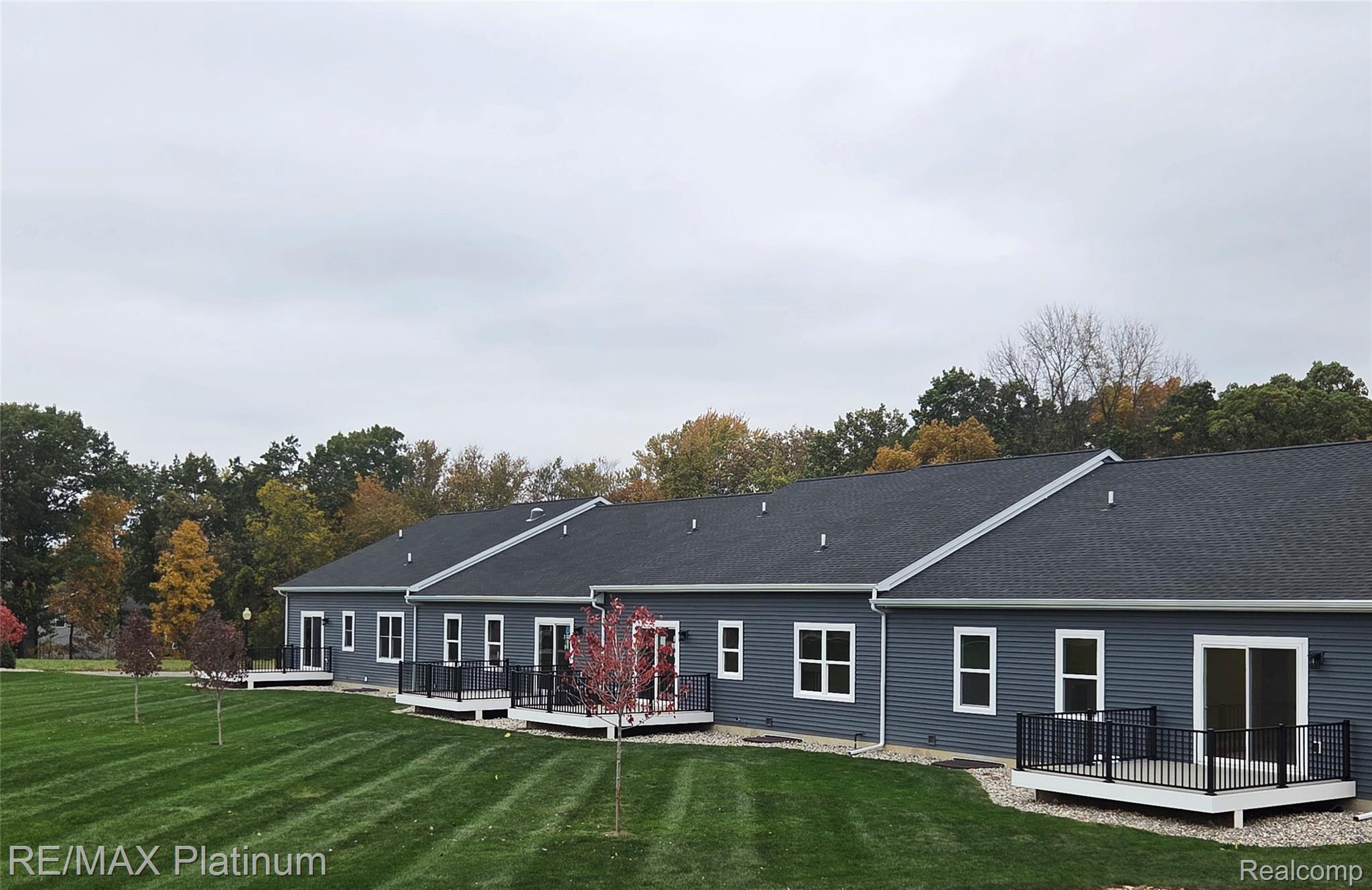 834 Oakwood Circle 35