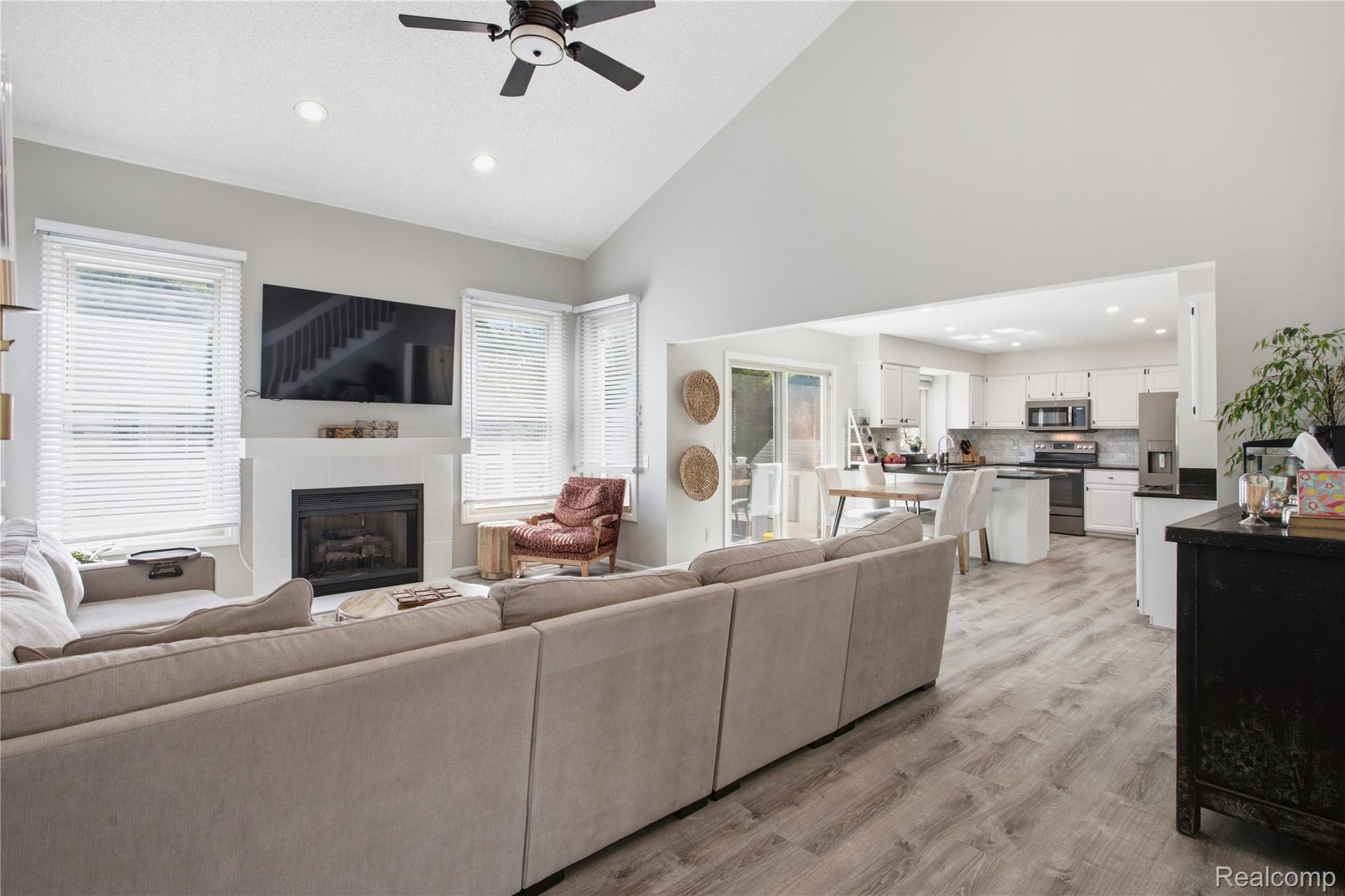 18488 Manor Lane