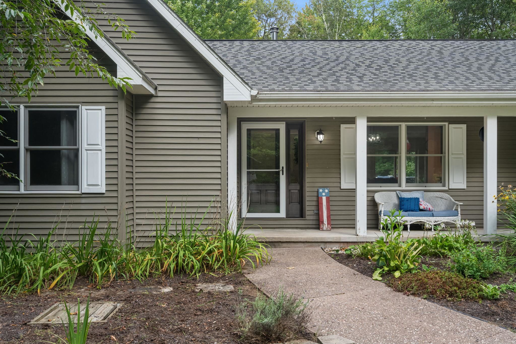 4043 Clam Lake Drive