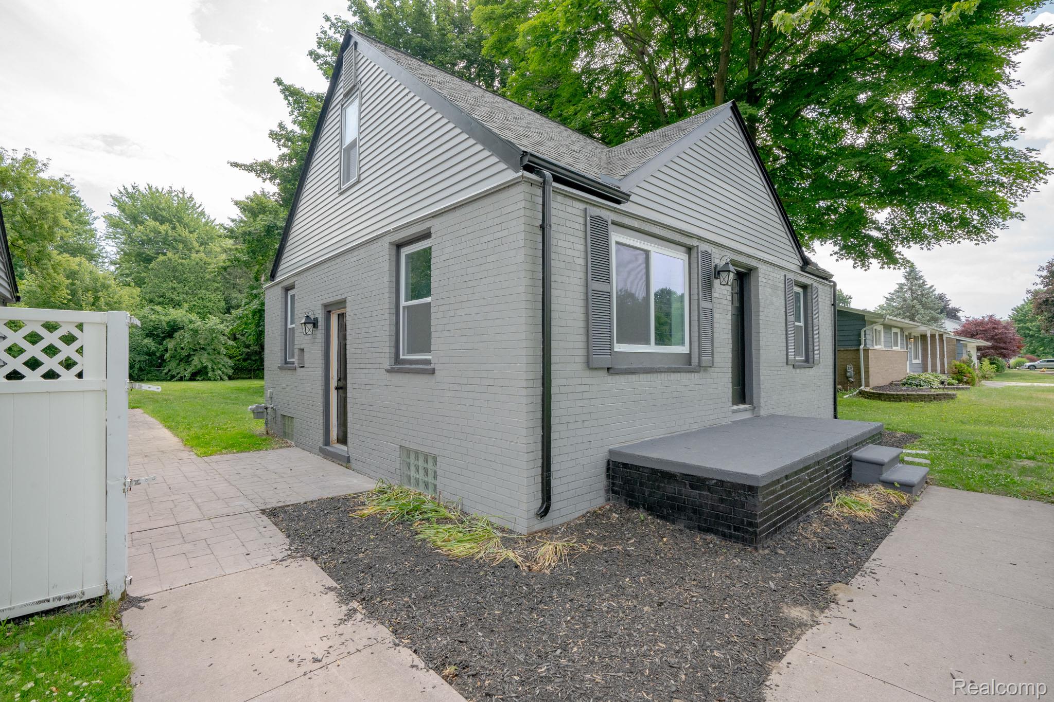 38488 Elmite Street