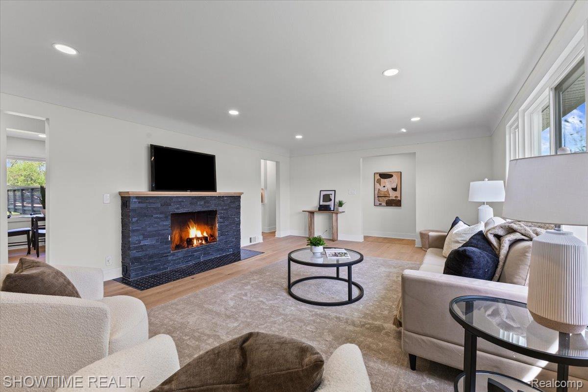 25275 Ormond Drive