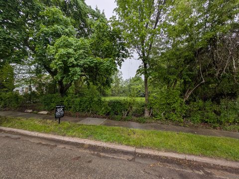 256-2 CEDARDALE Avenue Pontiac City MI 48341