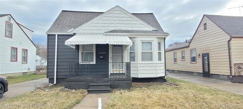 22084 Normandy Avenue Eastpointe City MI 48021