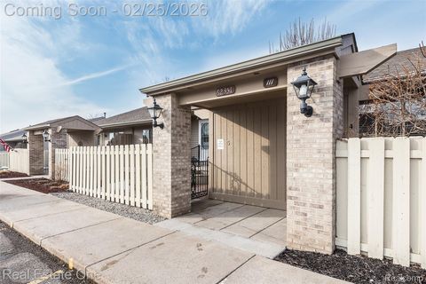 62351 Arlington Circle 3 South Lyon City MI 48178