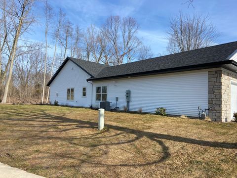 Tiny photo for 725 Violet Way, Royalton Township, MI 49085 (MLS # 69026009551)