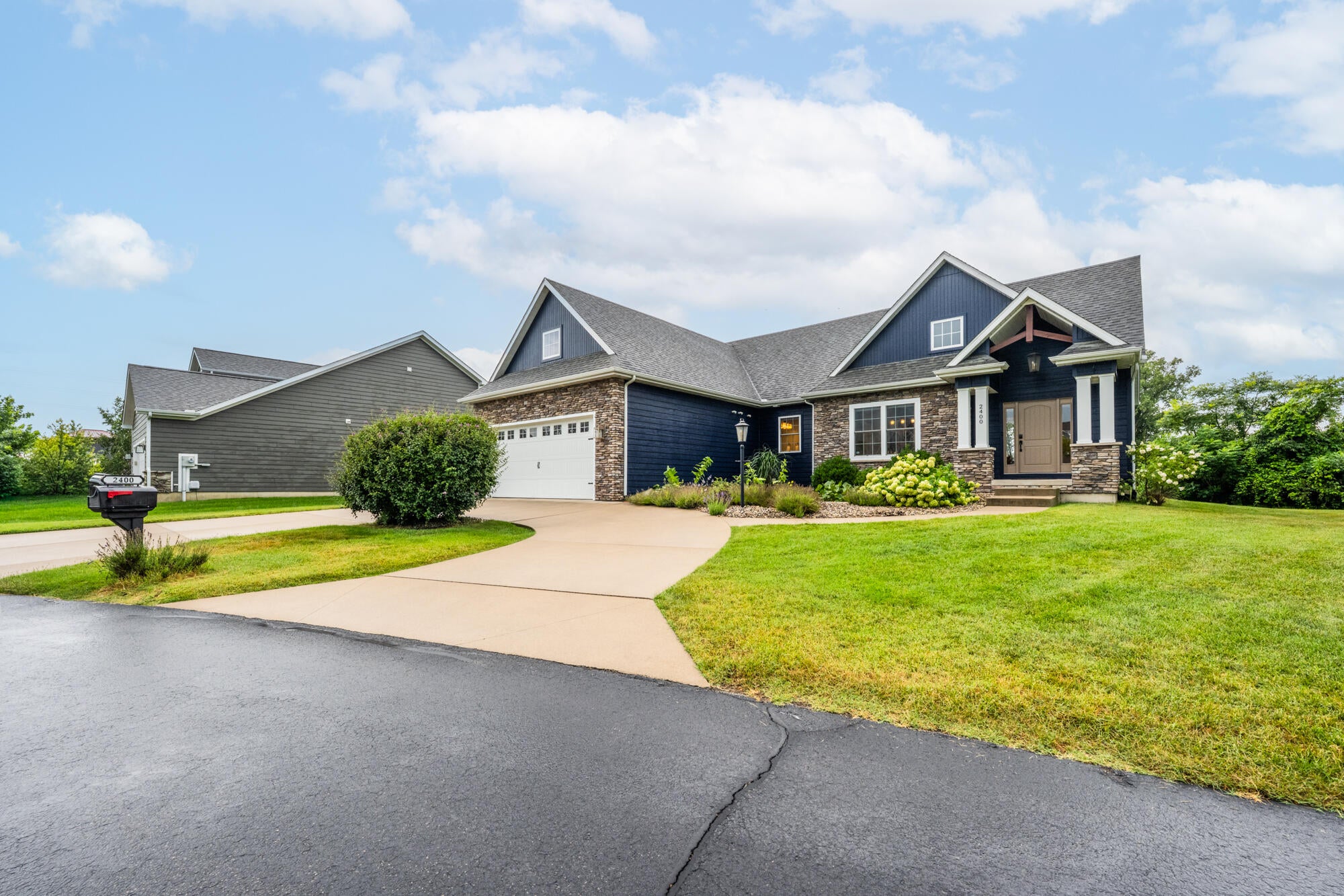 2400 Bay Pointe Drive