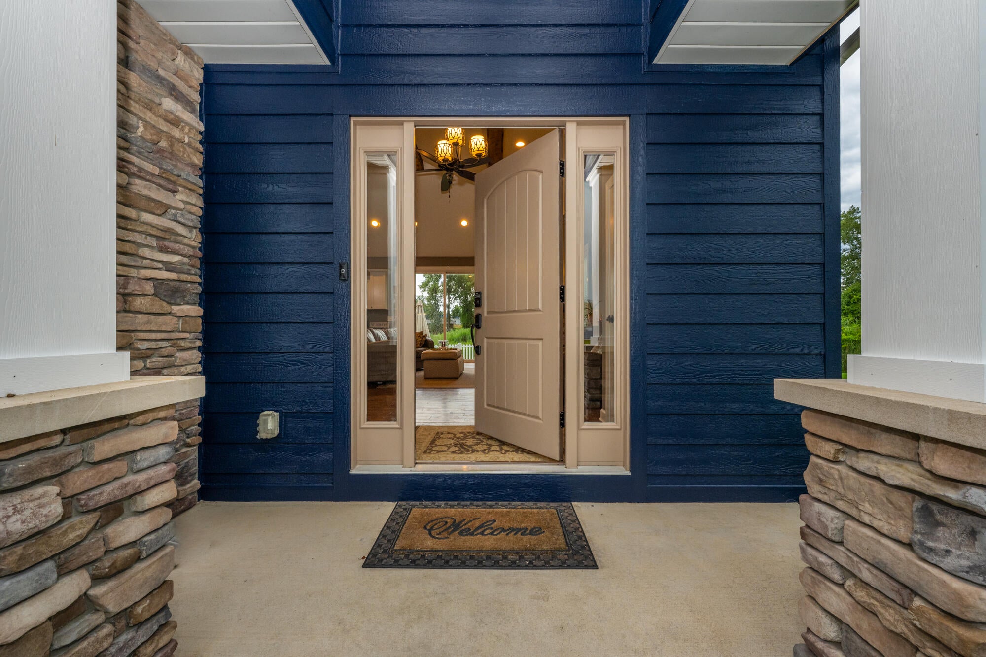2400 Bay Pointe Drive