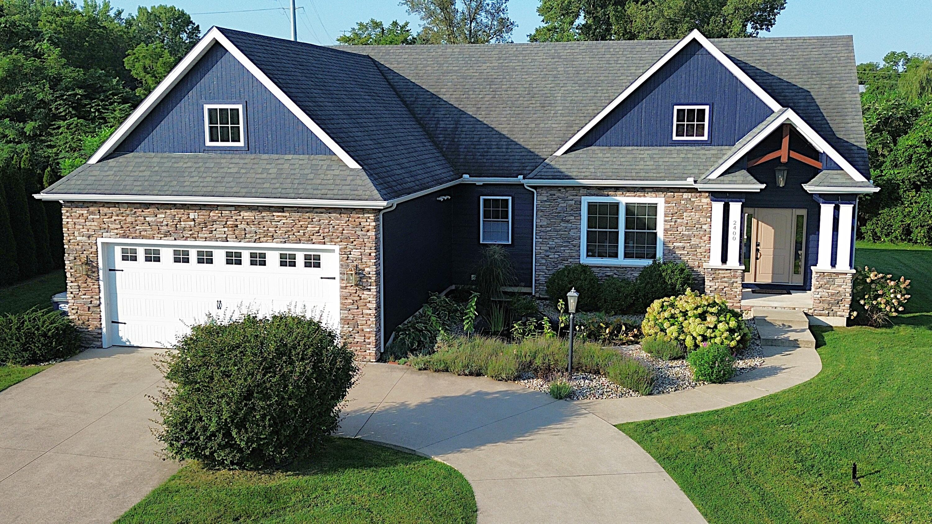 2400 Bay Pointe Drive