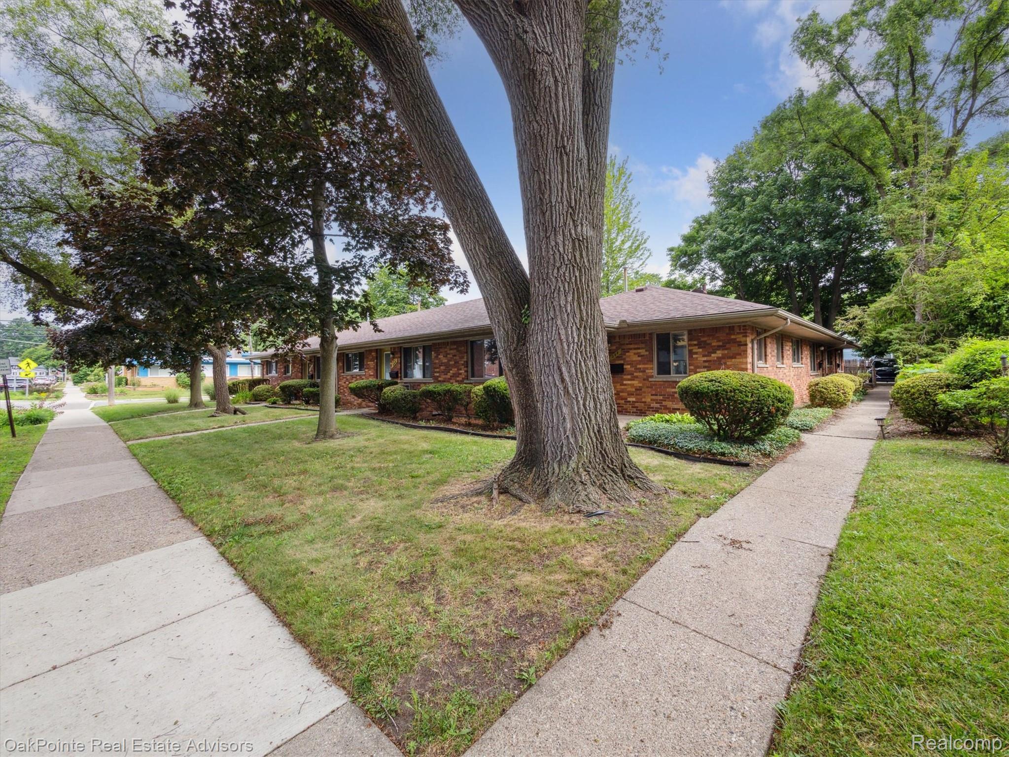 1010 Laprairie Street