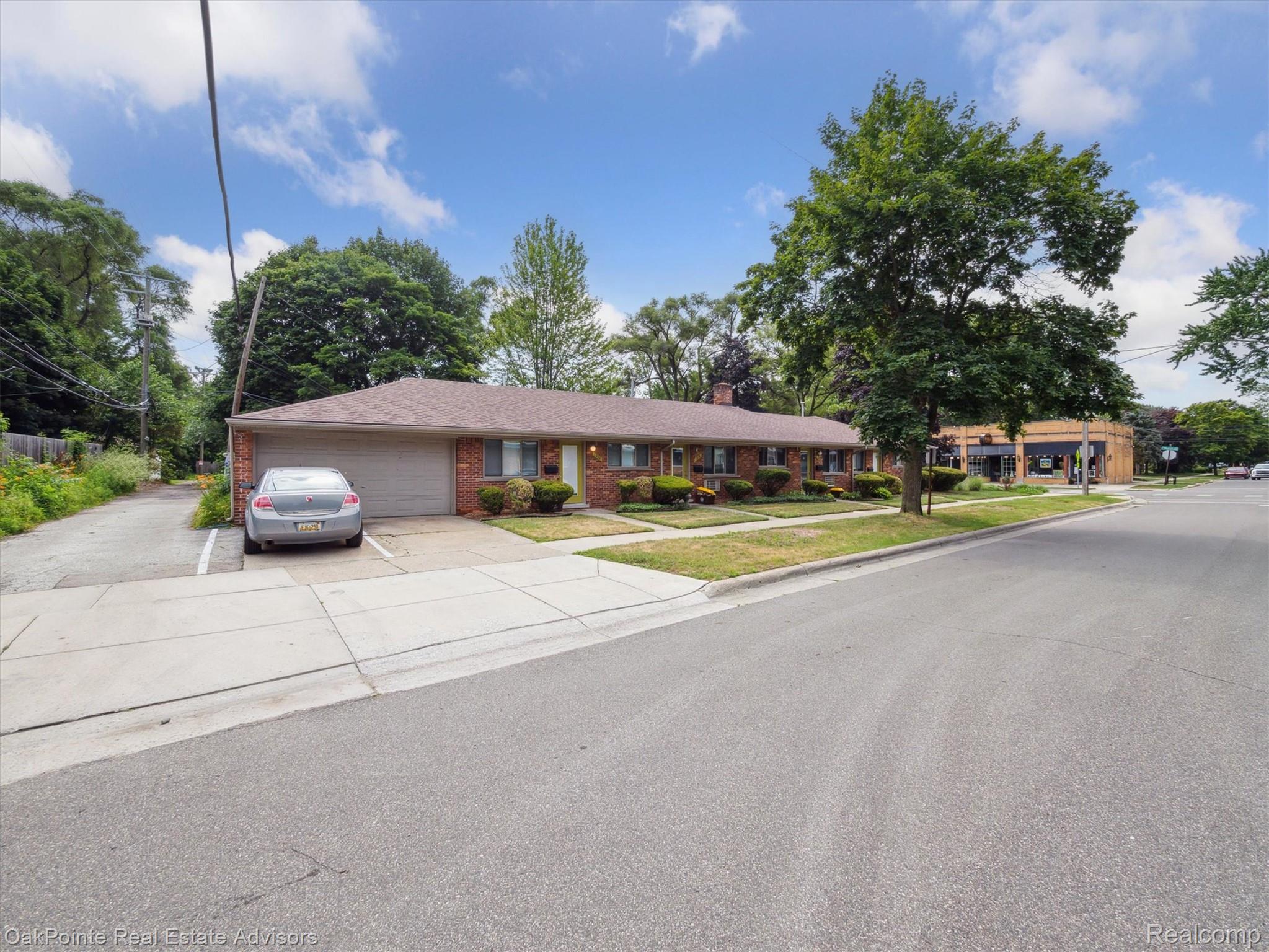 1010 Laprairie Street