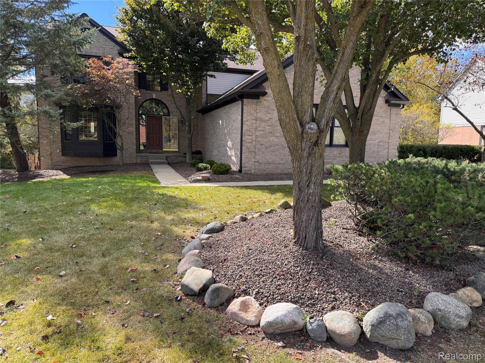 3727 Inverness Drive