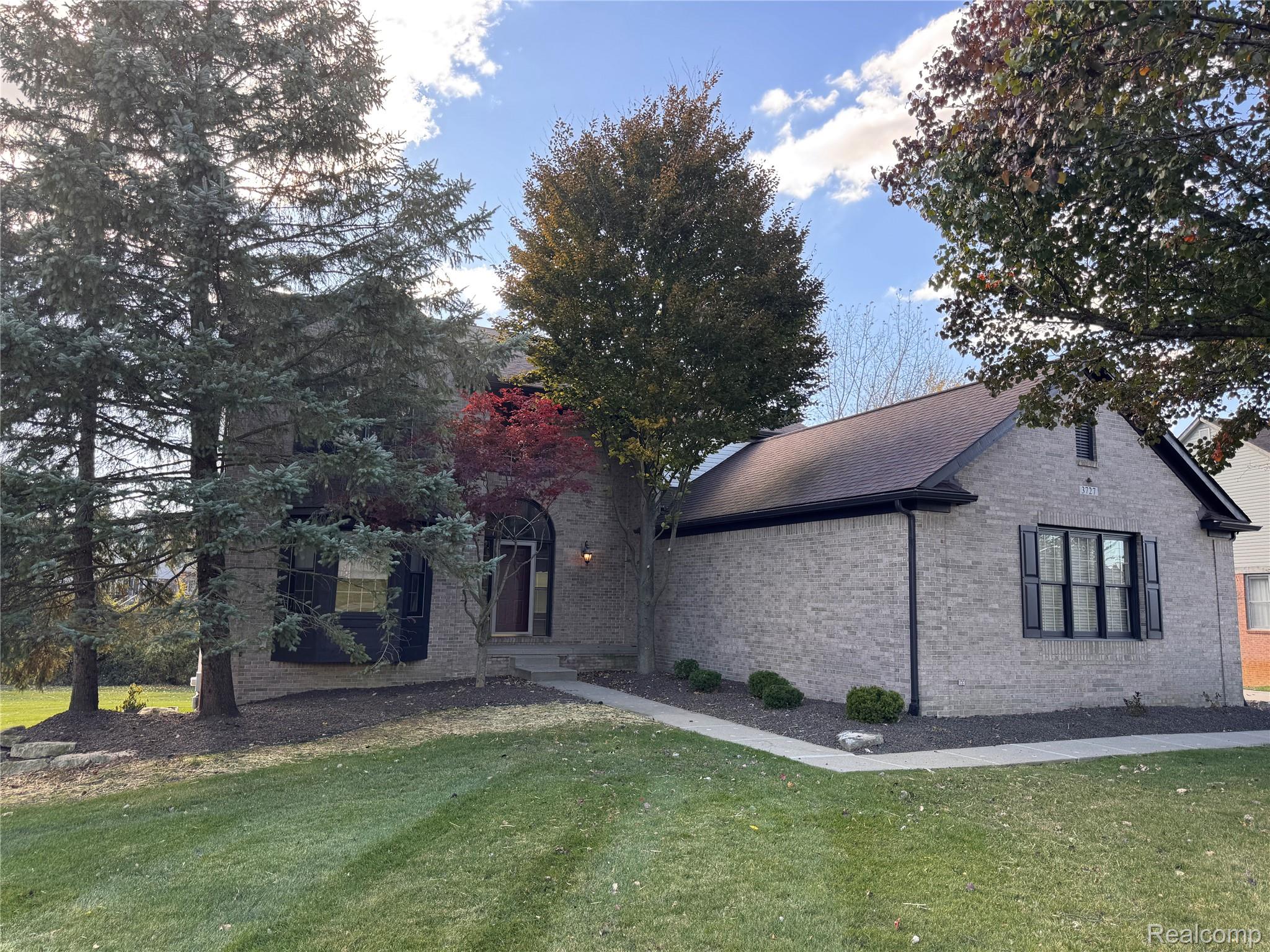 3727 Inverness Drive