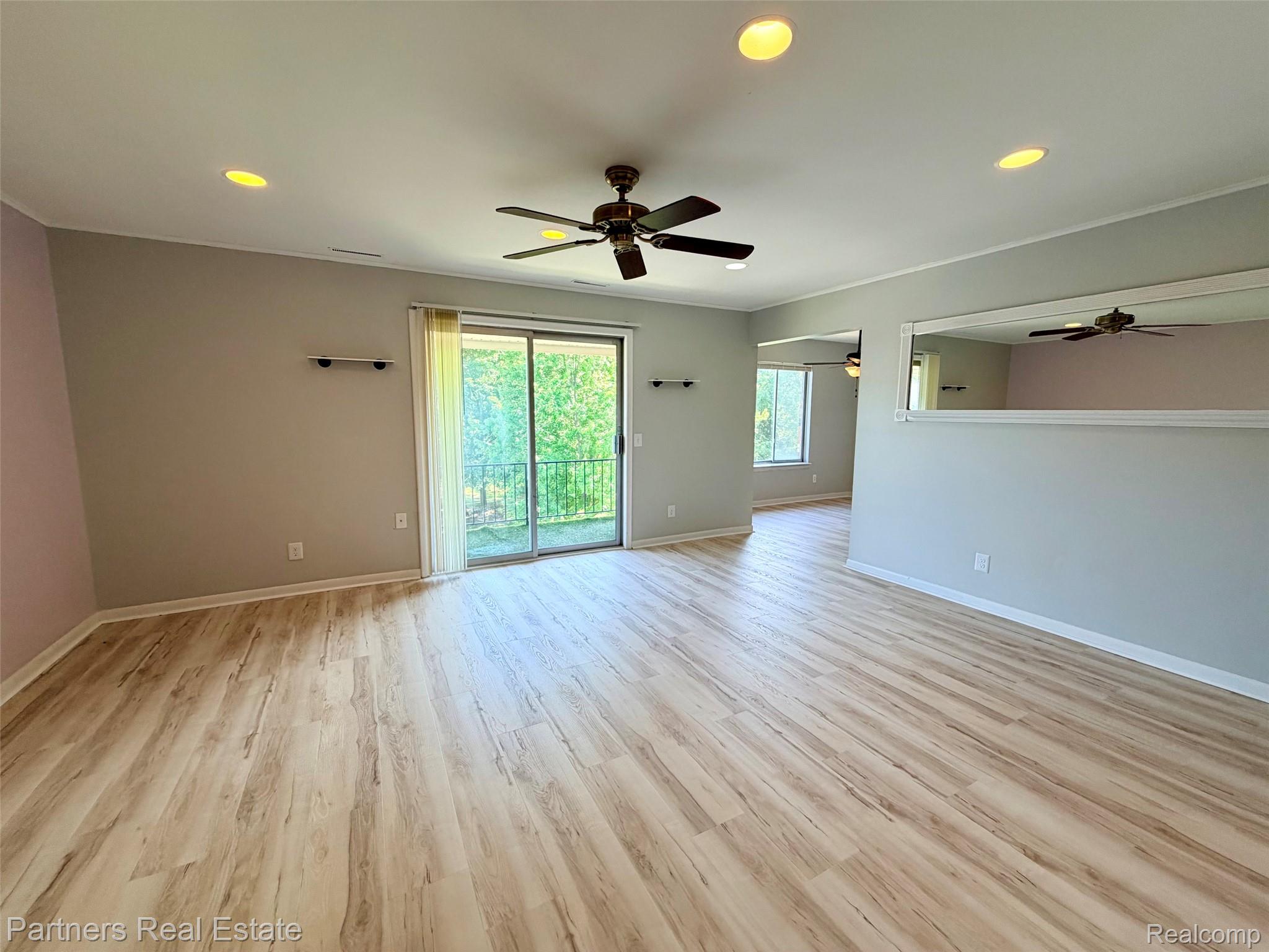 507 W Highland Road 11